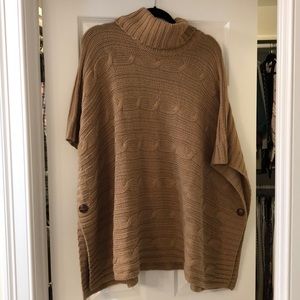 NWOT Gap Cable Knit Poncho